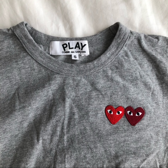 COMME DES GARÇONS PLAY WOMENS GREY DOUBLE HEART T-SHIRT - Picture 6 of 10
